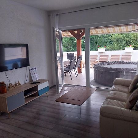 Vila Brig 108 - Private Swimming Pool And Jacuzzi ริเยกา ภายนอก รูปภาพ